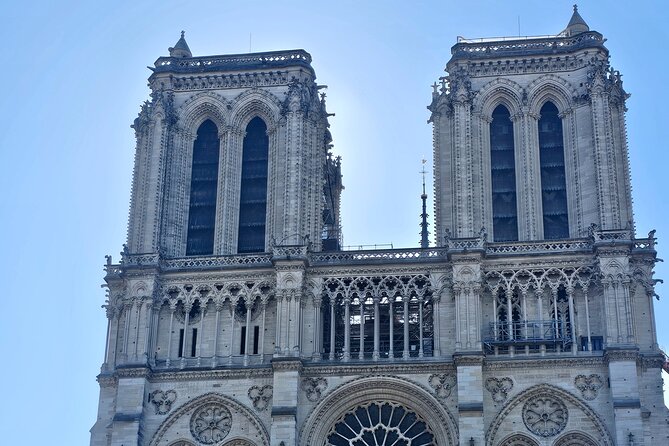 Private Notre Dame Outdoor Tour with Crypt Entry/Sainte Chapelle - Reading the Gothic façade from the outside