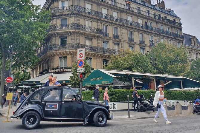 Private ride in a Citroën 2CV in Paris - 2h - The guide, music, and personal service