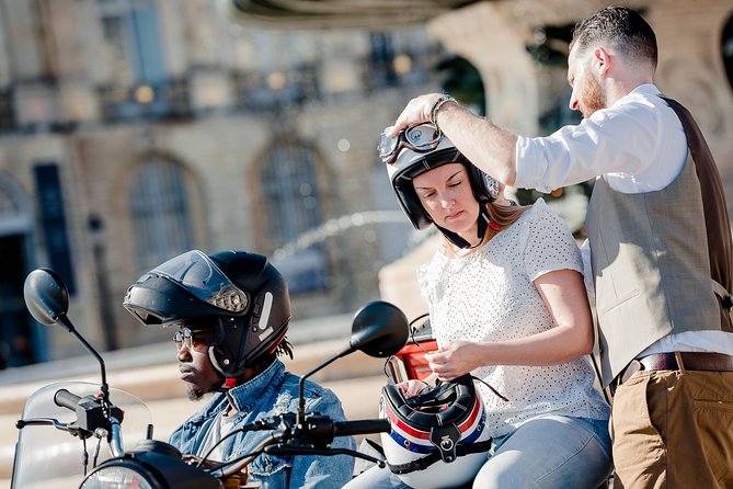 Private Tour of Bordeaux in a Sidecar 1h30 - Porte Cailhau and Rue Notre Dame