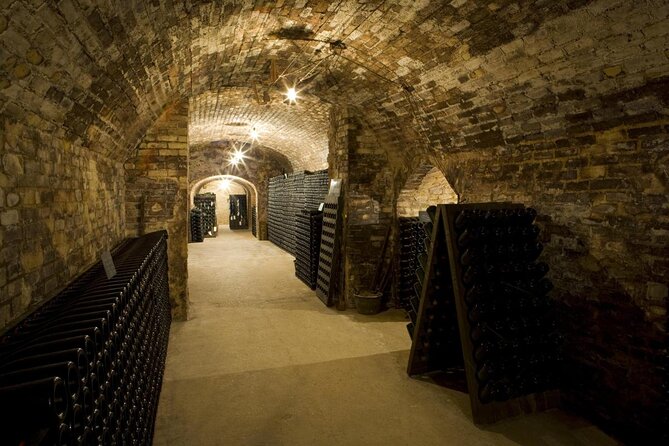 Private tour of the Champagne area, meet local producers and taste their Champagne, start from your hotel in Paris. - The essential details at a glance