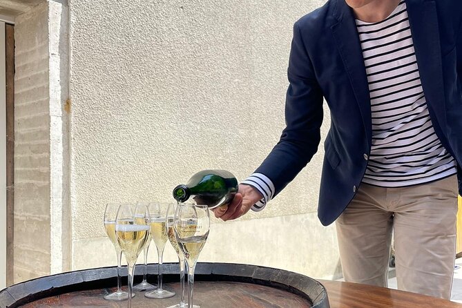 Private tour of the Champagne area, meet local producers and taste their Champagne, start from your hotel in Paris. - Should you book it?