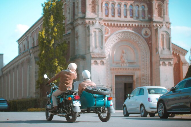 Private tour: visit Deauville in a sidecar - Starting at the Intercommunal Tourist Office