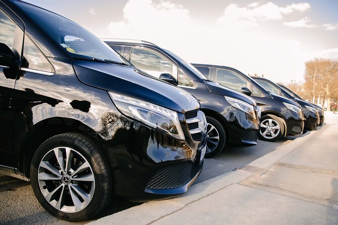 Private Transfers in Paris - Train Stations and Hotel Pickups