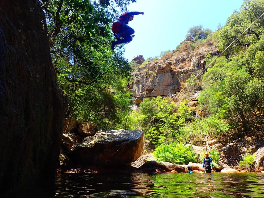 Propriano: Baracci Canyon Beginners Canyoning Tour - Climbing into the Baracci Canyon