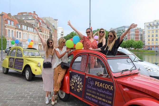 Rallye "Discoveries and Surprises" - Riding through Lille in a 2CV