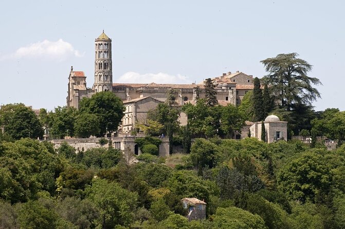 Roman Sites and Historical Places Day Trip from Avignon - Maison Carrée and the streets of Nîmes