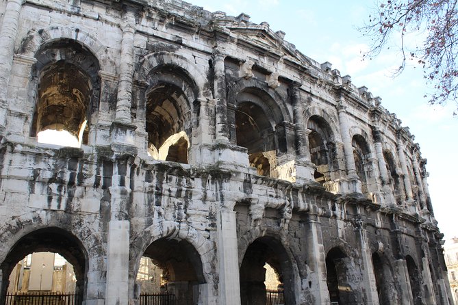 Roman Sites and Historical Places Day Trip from Avignon - How the guides shape the day