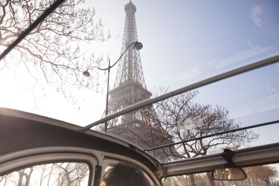 Romantic Paris Vintage Citroën 2CV Tour - A guide can make or break the two hours