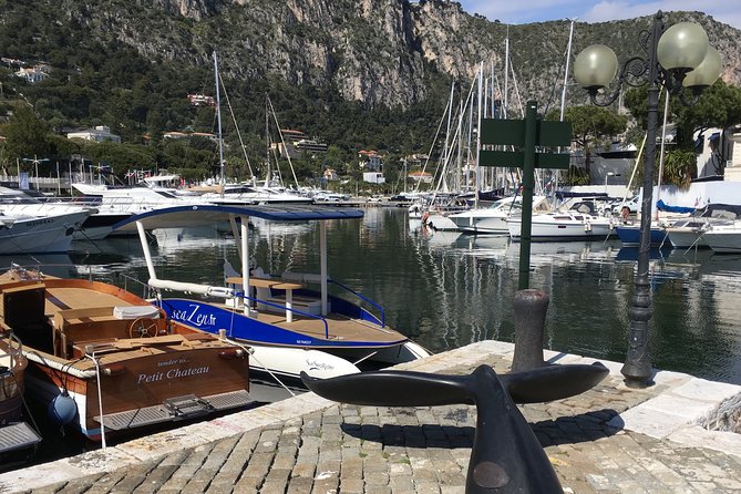 Romantic Private Tour for 2 plus guide on your own Solar Powered Boat - Harbor Views and a Possible Close Look at Yachts