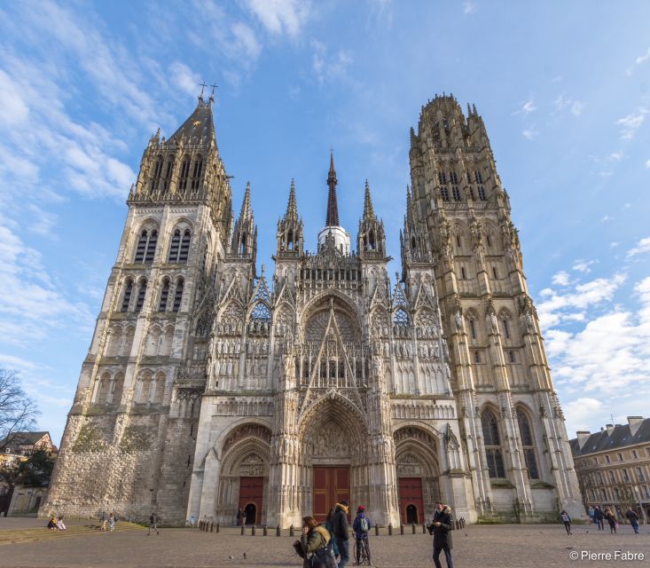 Rouen: Guided Tour of the Historic Center - The Gros-Horloge and the Renaissance street arch