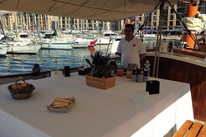 Sailing day in the heart of the Calanques - Calanque de Morgiou and the value of unhurried stops