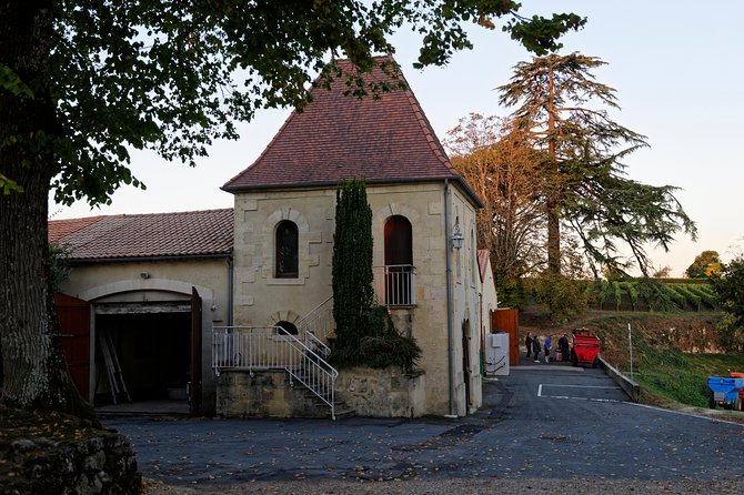 Saint-Emilion Grand Cru Classified: Visit & Tasting in French - Château La Croizille brings a different point of view