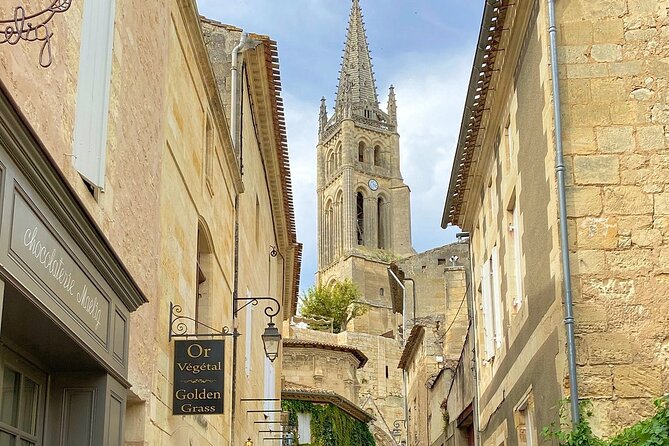Saint Emilion Morning Wine Tour - Winery & Tastings from Bordeaux - Your first château visit and wine tasting