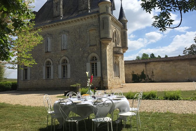 Saint-Emilion Small-Group Electric Bike Wine Tour Tastings & Lunch from Bordeaux - Guides make or break the day