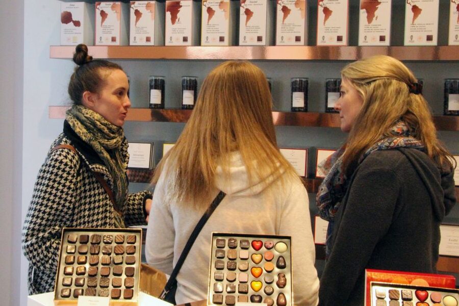 Saint-Germain-des-Prés: Pastry and Chocolate Walking Tour - What the 150 minutes feel like