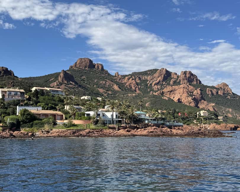 Saint-Raphaël: Golden Island Afternoon Cruise with Drinks - Red volcanic rock along the Estérel coast
