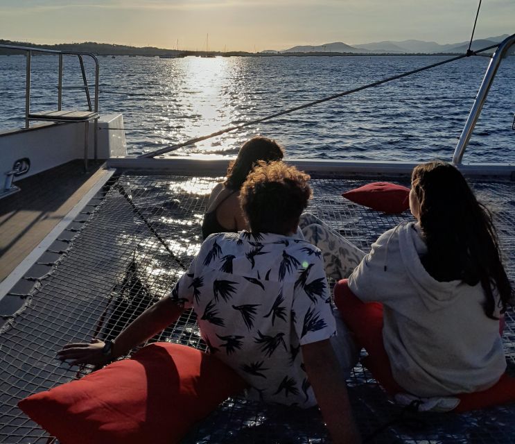 Saint-Raphaël : Sunset Cruise Cape Dramont & Golden Island - An aperitif with a view of the island