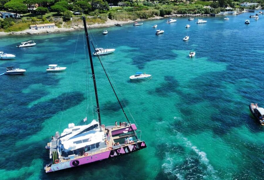Saint Tropez: Evening Catamaran Party with Welcome Drink - A welcome drink and a good look around