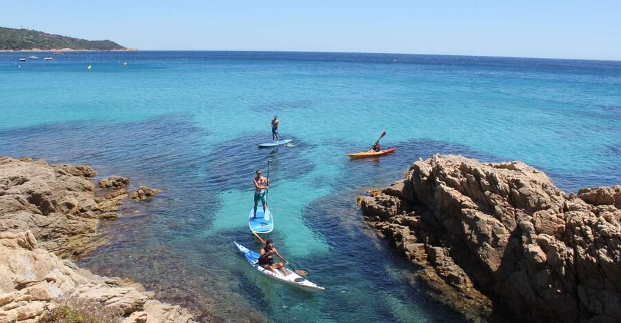 Saint-Tropez: Kayak Experience in Ramatuelle Reserve - Meeting your guide on Chemin Garonne beach