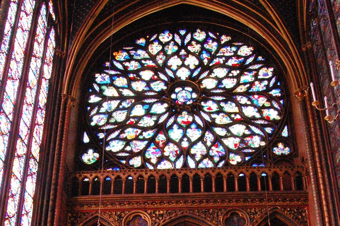 Sainte Chapelle 1h Guided Tour with entrance ticket - Eng / Esp - The stained glass rewards a guided visit