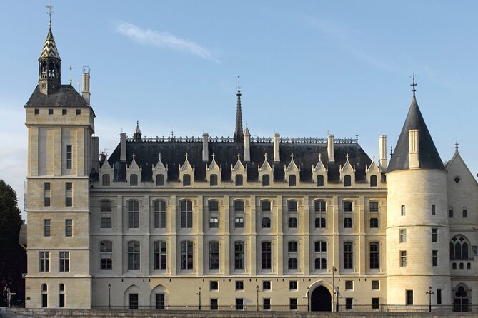 Sainte-Chapelle and Conciergerie Guided Tour with Ticket in Paris - Should you book the Sainte-Chapelle and Conciergerie tour?