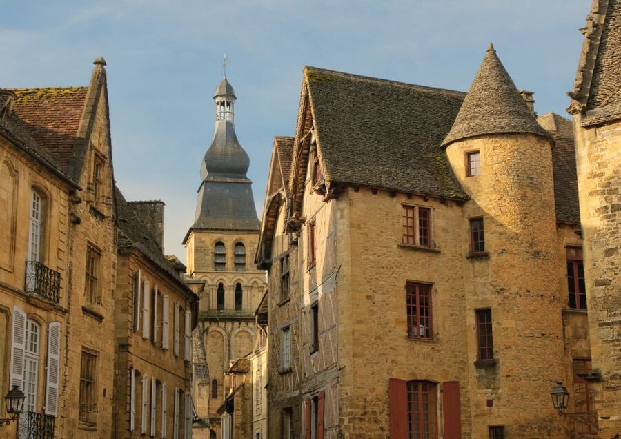 Sarlat Gourmet Tour & Market Visit with Tastings - Why Sarlat is an ideal town for a food walk