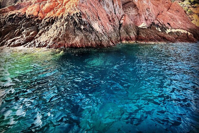 Scandola & Girolata: The Must-see Excursion EN Corsica - Girolata: two hours for lunch and a walk