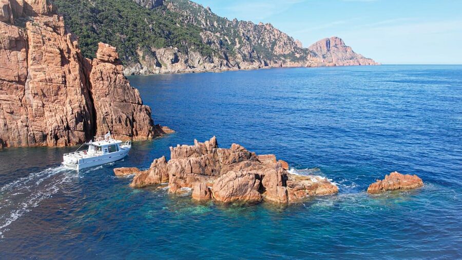 Scandola: Visit the Nature Reserve from Porto (France) - Scandola Nature Reserve from the sea