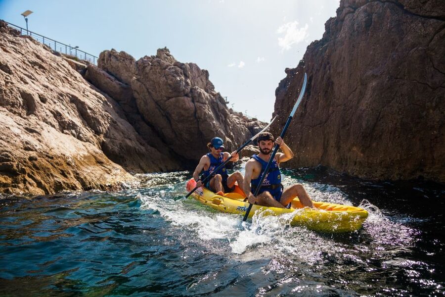 Sea kayak tour: Sète, the French pearl of the Mediterranean - Local stories between the cliffs and caves