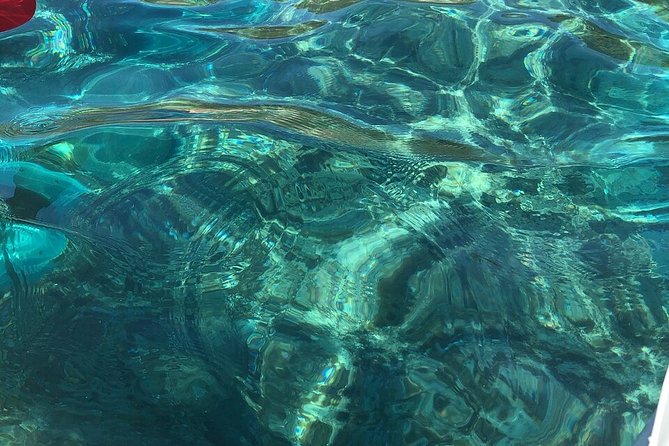 Sea kayaking in the heart of the Ramatuelle Nature Reserve - How the guides shape the experience
