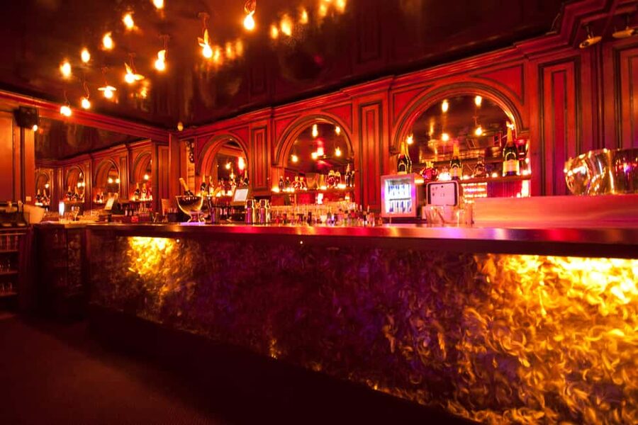 Secret Square Paris : Parisian Strip-Tease Cabaret Ticket - Dress code and behavior rules