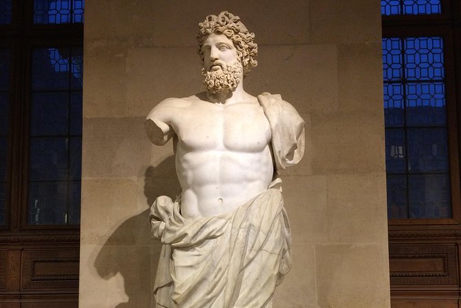 Secrets & Scandals of the Louvre - Limited to 6 Guests - The two-and-a-half-hour Louvre route