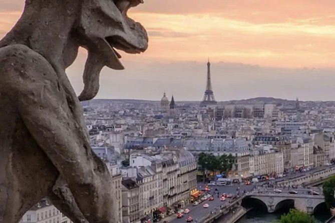 See 10+ Top Paris Sights, Fun Guide - Montmartre: the real center of the tour