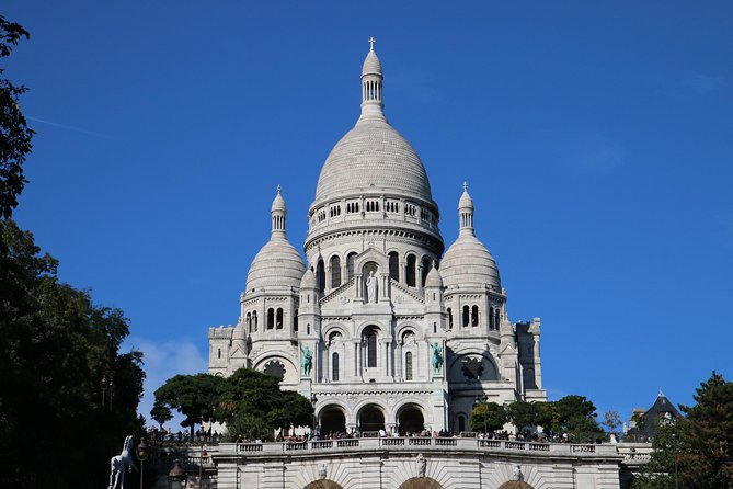 See 10+ Top Paris Sights, Fun Guide - Moulin Rouge and Café des Deux Moulins