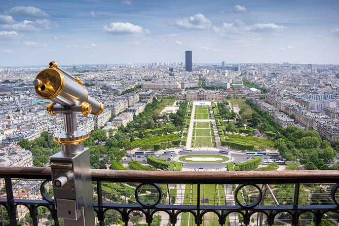 Seine Dinner Cruise, Eiffel Tower Access and Moulin Rouge Show - How to make the evening run better