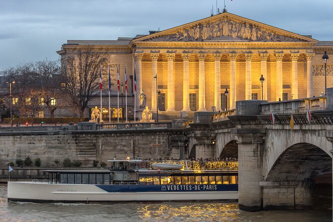 Seine River Evening Cruise with Music (Drink Options) - Musée d’Orsay, Pont Neuf, and the central islands