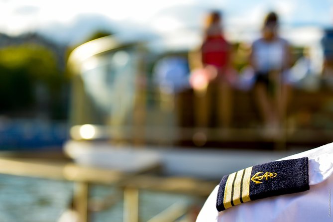 Seine River Guided Cruise Champagne Option by Vedettes de Paris - Islands, Notre-Dame, and medieval Paris