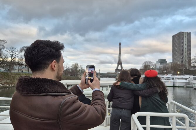 Seine River Sightseeing Guided Cruise by Vedettes du Pont Neuf - Musée d’Orsay and the Louvre from the river