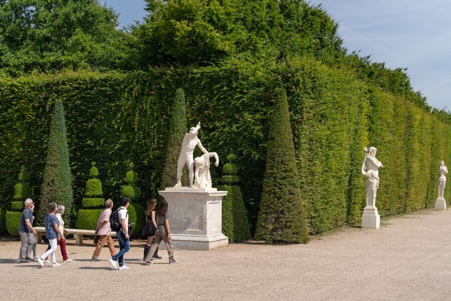 Skip-the-Line Versailles Palace Tour by Train from Paris - Getting from Paris to Versailles by RER train