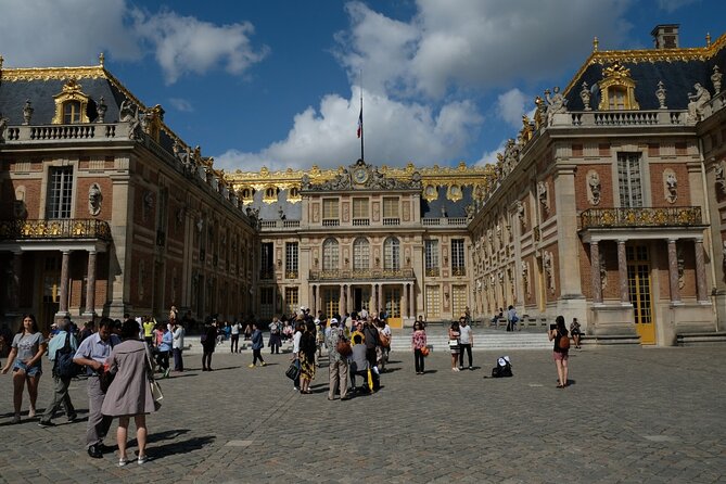Small Group Paris to Versailles Day Trip with Garden Stroll - A first look at the Versailles gardens