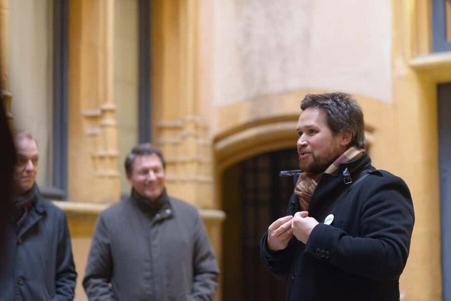 Storytelling tour of the Vieux-Lyon in French - What the actor-led format adds