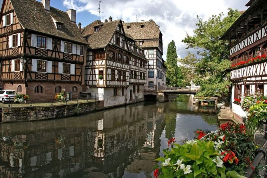 Strasbourg: Private custom tour with a local guide - Starting at your hotel in Strasbourg
