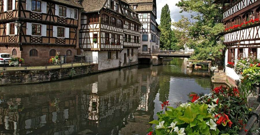 Strasbourg: Private Walking Tour of the Historical Center - Covered Bridges and Strasbourg’s Medieval Defenses