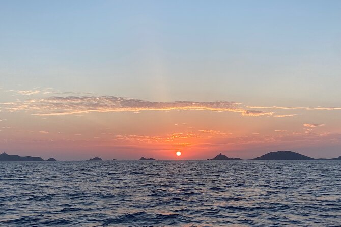 Sunset boat cruise with Aperitif at the Sanguinary Islands - Time on the Sanguinary Islands