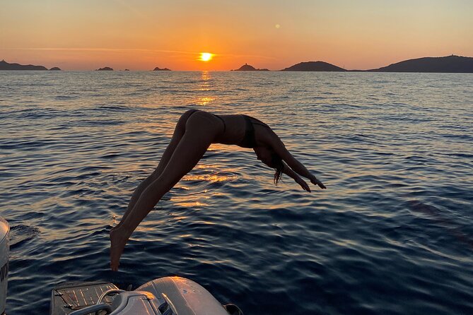 Sunset boat cruise with Aperitif at the Sanguinary Islands - Swimming before the sun disappears