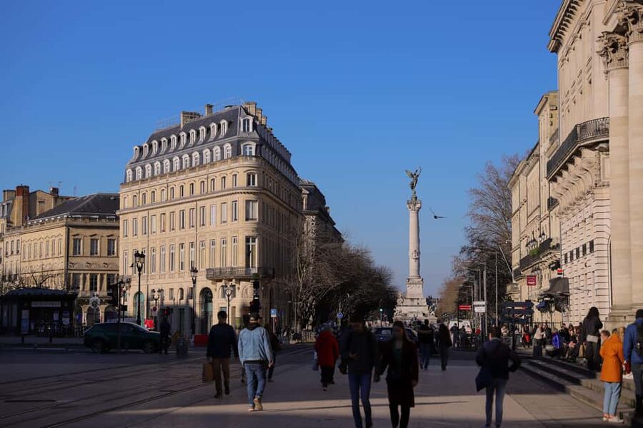 The essential in Bordeaux, private tour with a local - Bordeaux’s main streets and changing city story