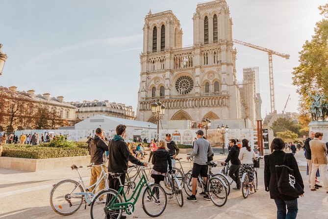 The Paris Monuments Tour - Notre-Dame and the Île de la Cité