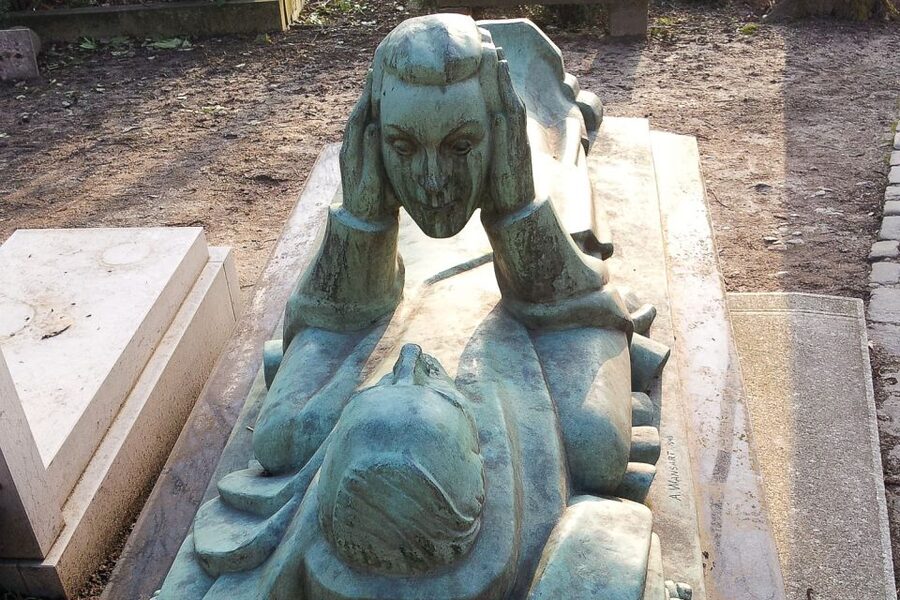 The Père Lachaise Cemetery: Guided 2-Hour Small-Group Tour - Key things to know before you go