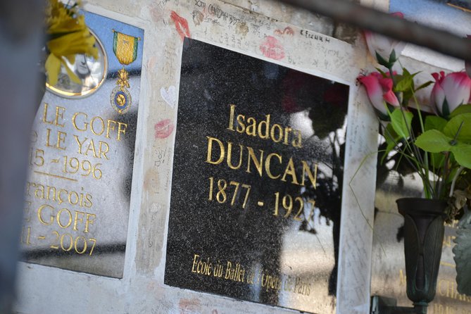 The Pere Lachaise Cemetery Private Tour - Why Père Lachaise deserves two hours