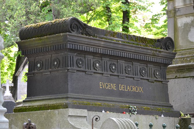 The Pere Lachaise Cemetery Private Tour - What the two-hour itinerary feels like